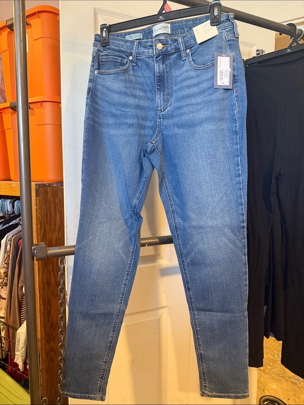 Universal Thread Women's Skinny Jeans in Medium Blue Wash